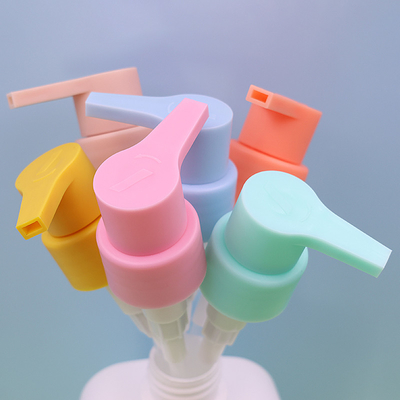 Gepersonaliseerde kleurrijke en luxe 28/410 lotion pomp dispenser cosmetica verpakking fles doppen en sluiting