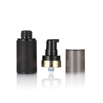Topkwaliteit Zwarte luchtloze fles 15 ml 30 ml 50 ml PP Plastic luchtloze cosmetische flessen